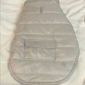 ITEM NEW WITHOUT TAGS . Small Top Paw Light Gray Quilted PufferDog Coat